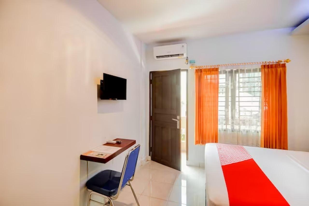 Teratai Guesthouse At Rs Adam Malik Medan Mitra Reddoorz Exterior photo