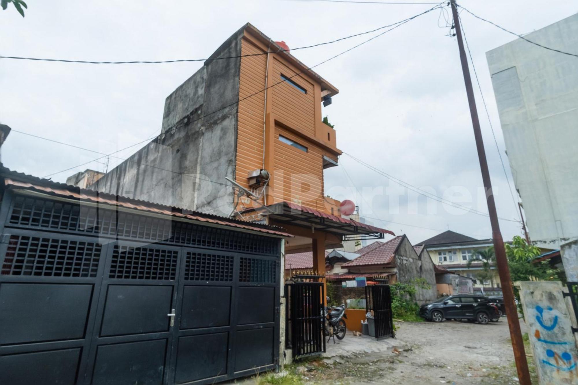 Teratai Guesthouse At Rs Adam Malik Medan Mitra Reddoorz Exterior photo