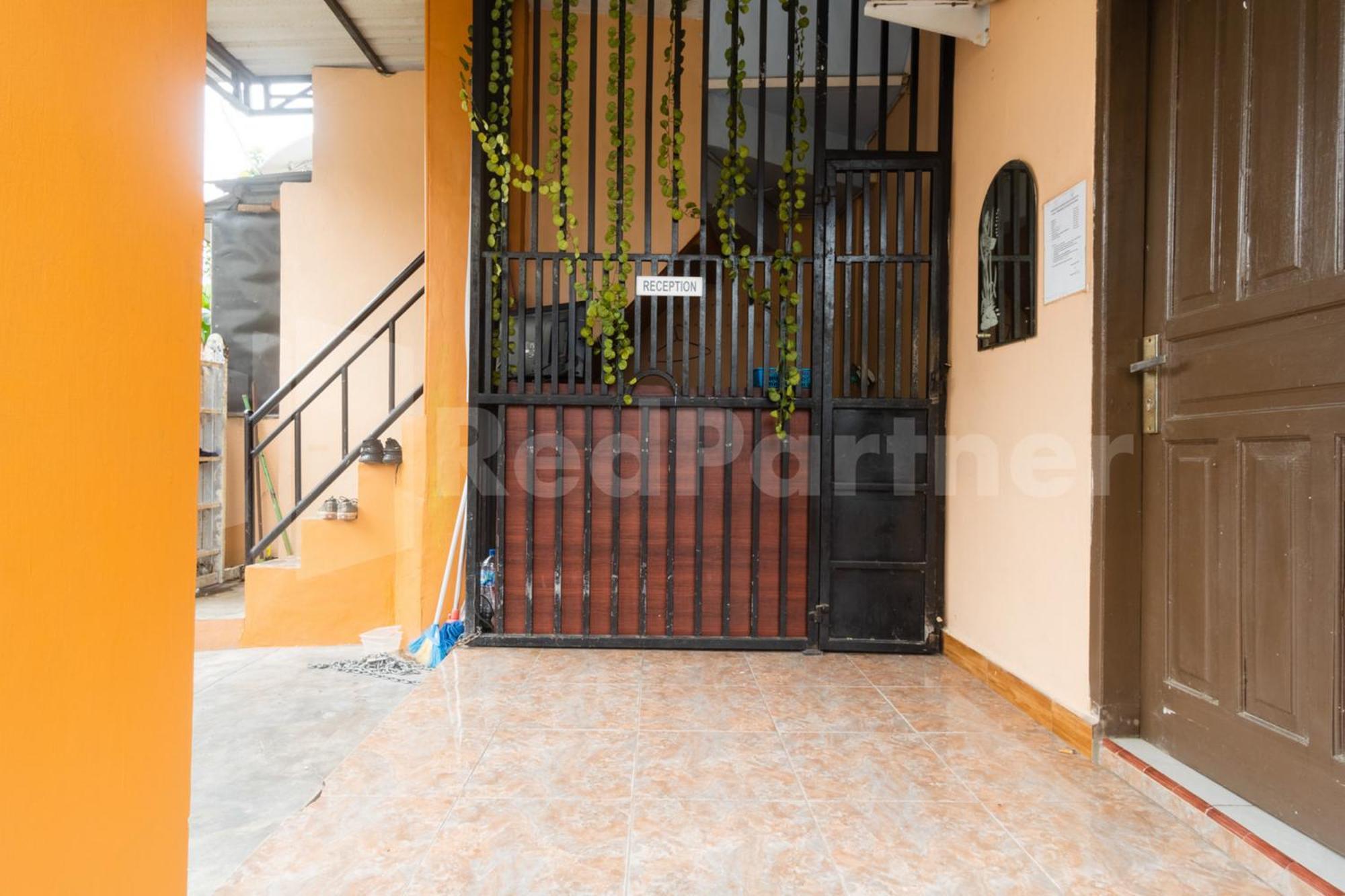 Teratai Guesthouse At Rs Adam Malik Medan Mitra Reddoorz Exterior photo
